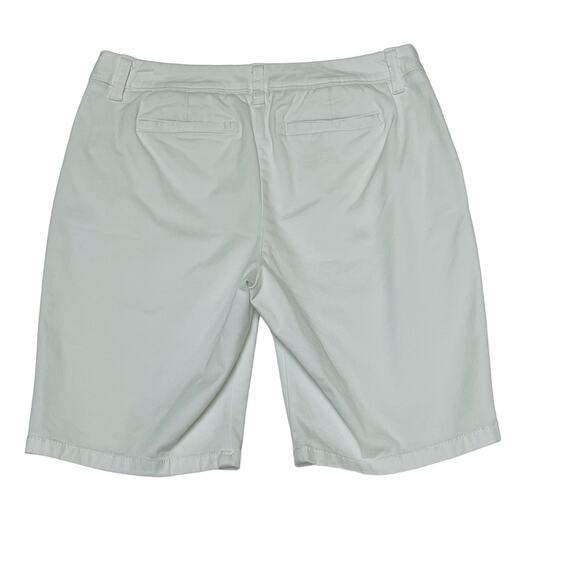 Liz Claiborne Flat Front Bermuda Shorts, White, Size 6 Petite - Picture 2 of 9